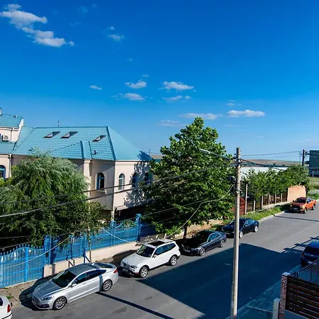 Enjoy Life Aparthotel 4*