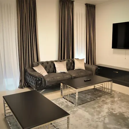 Aparthotel Enjoy Life *