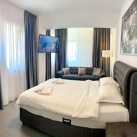 Aparthotel Enjoy Life *