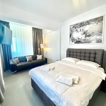 Aparthotel Enjoy Life 4*